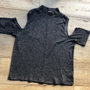 Gap Shoulder Cutout Top - Size XXL